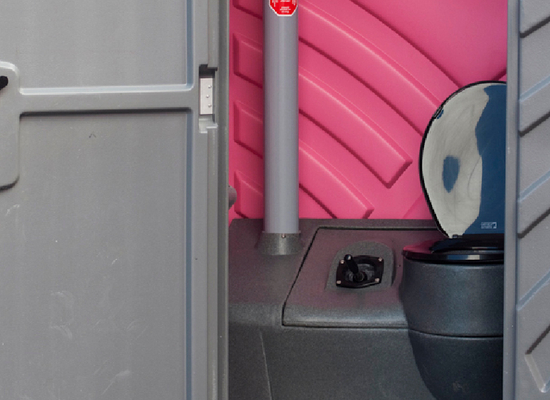 geöffnete Toilette