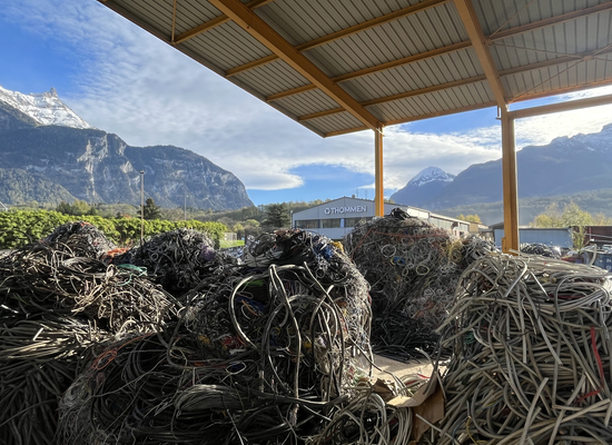 Kabelschrott auf dem Verarbeitungsplatz von Thommen in Bex.