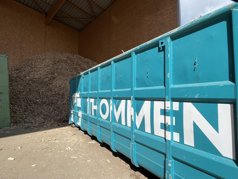 Holz in Mulde