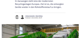 Zeitungsartikel mit text und Bild. 